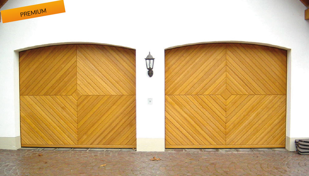 Schwingtor aus Holz
